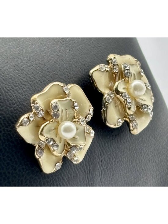 Vintage Enameled Dogwood Post Earrings Cream Enamel Faux Pearl Clear Rhinestones - Picture 4 of 8